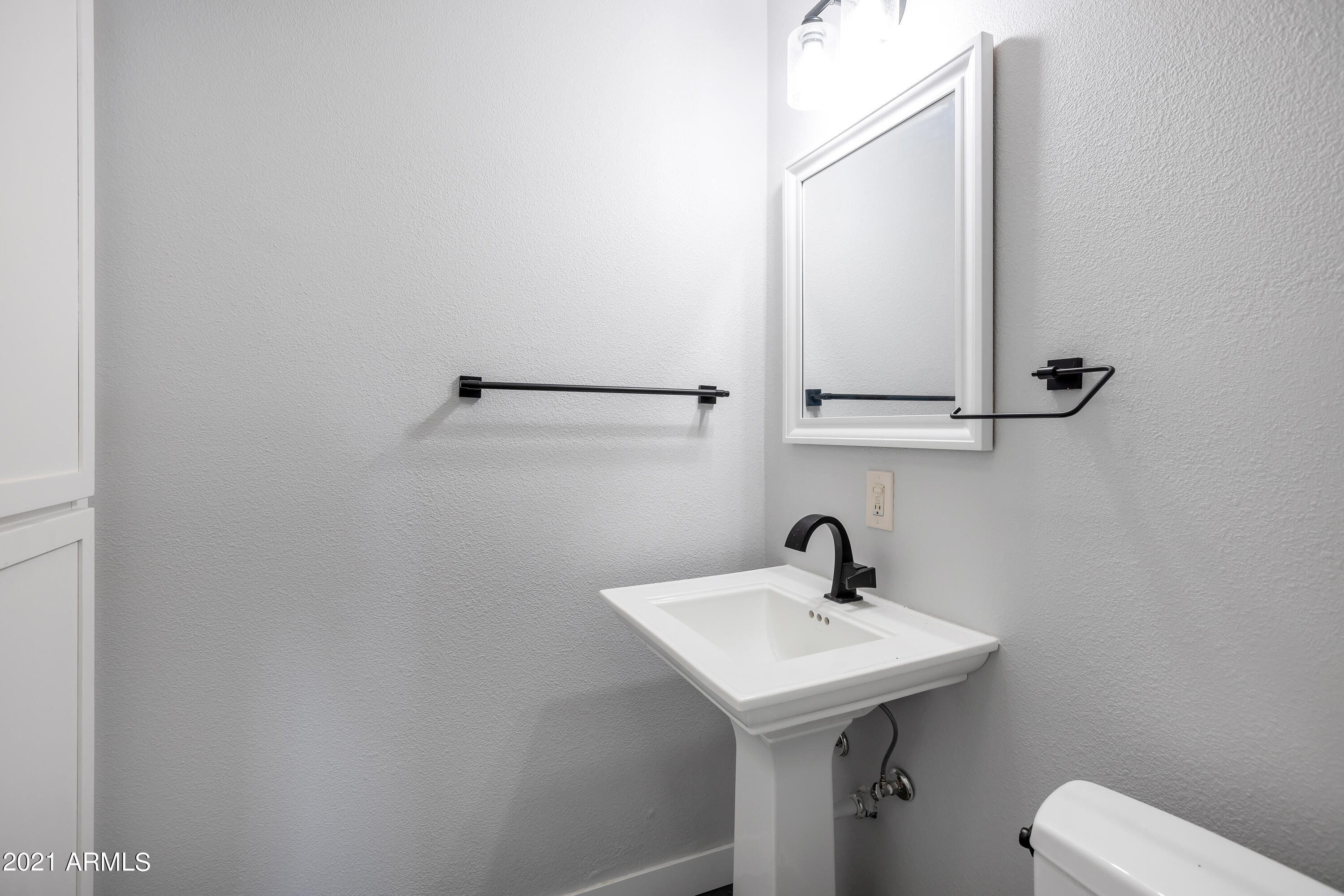 4101 East Camelback Road, Unit 15 Phoenix, AZ 85018 - Photo 16 of 20 Bedroom 1 Bath
