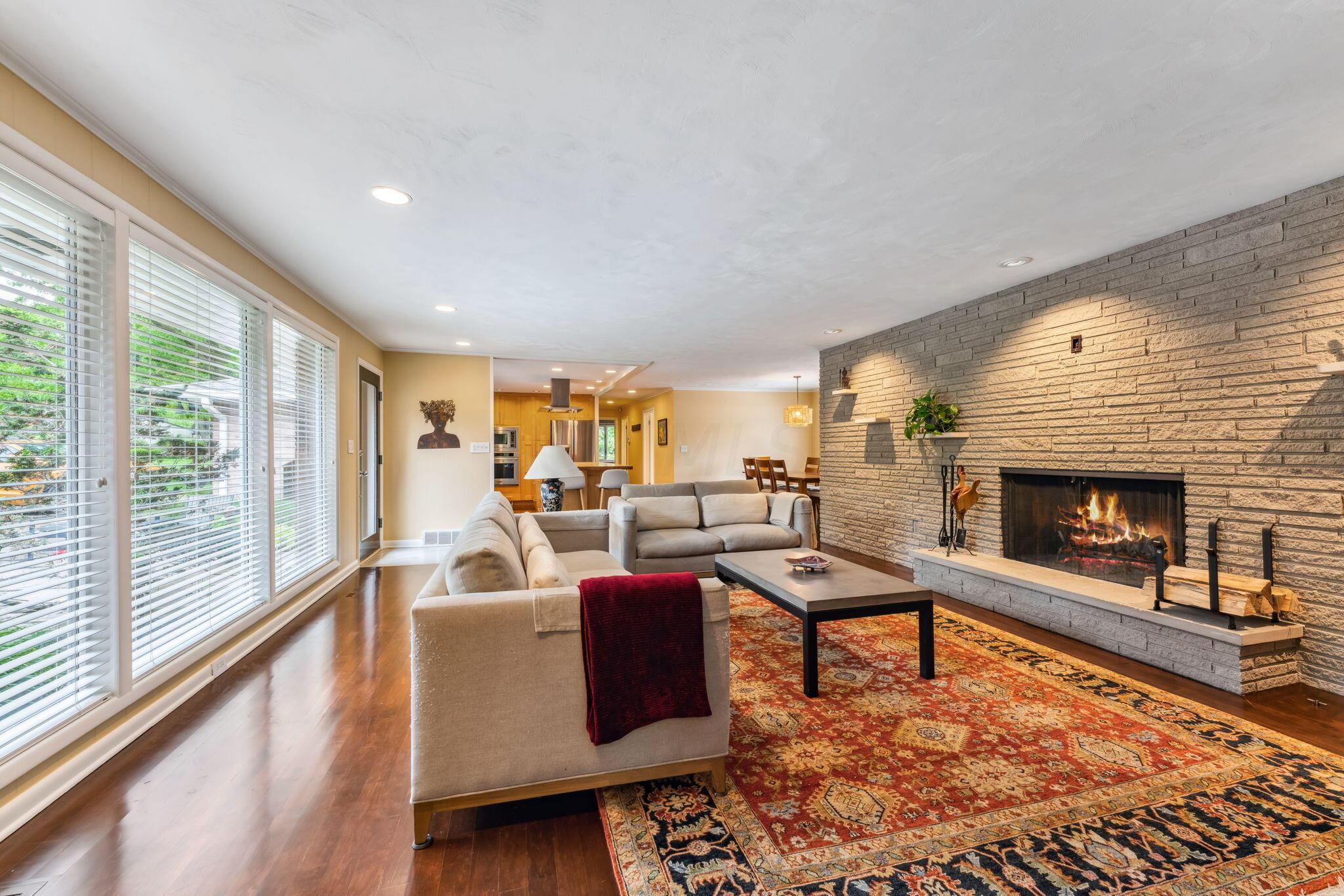 2579 Middlesex Road Upper Arlington, OH 43220 - Photo 11 of 92 Living Room