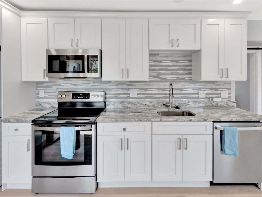 22 Berkley Road, Unit B Hull, MA 02045 - Photo 19 of 35