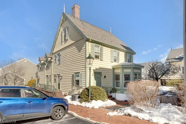$755,000 | 1 Murray Hill Square, Unit 1, New Providence, NJ 07974