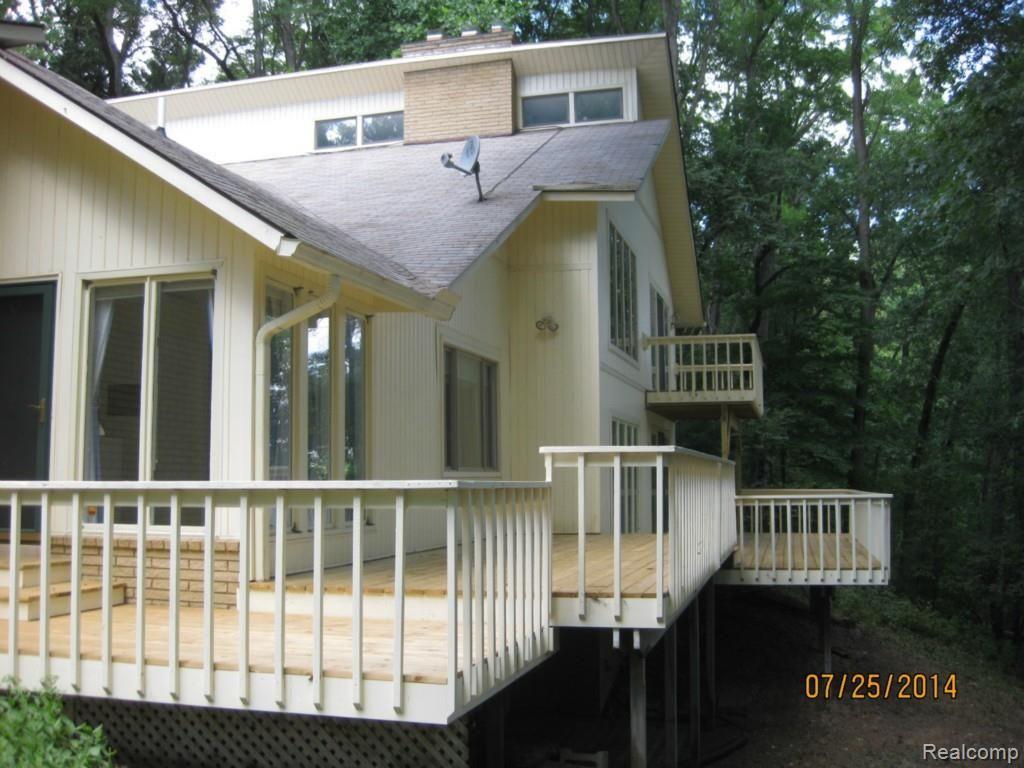 4750 Brookside Road Fenton, MI 48430 - Photo 6 of 22 006.jpg
