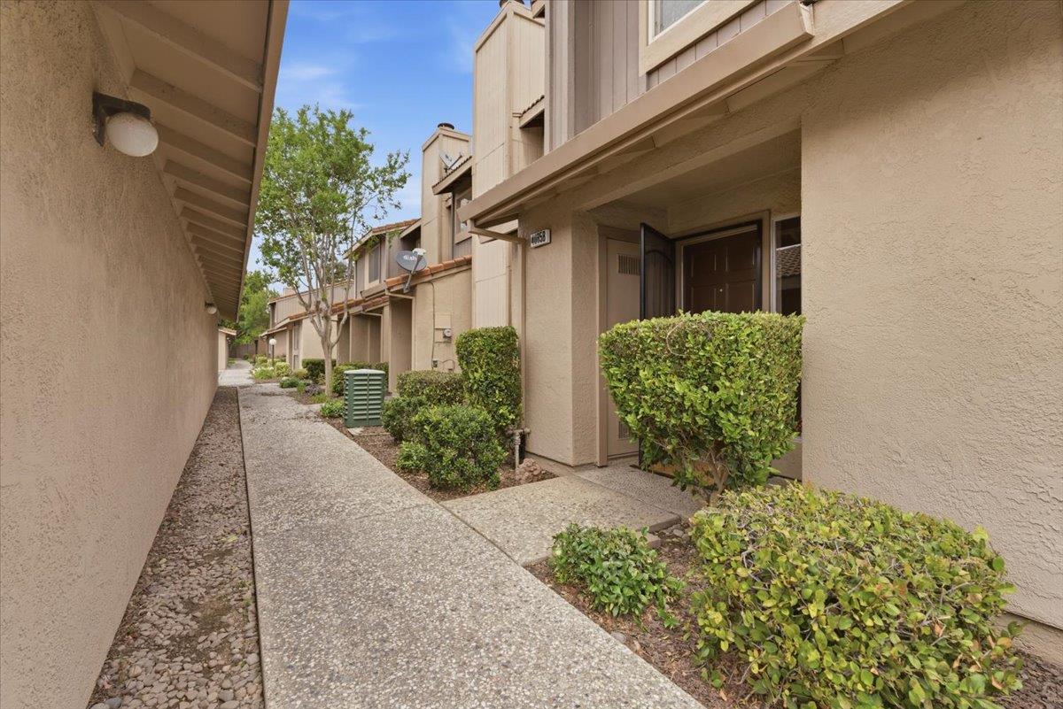 4085 Dale Road, Unit B Modesto, CA 95356 - Photo 4 of 27