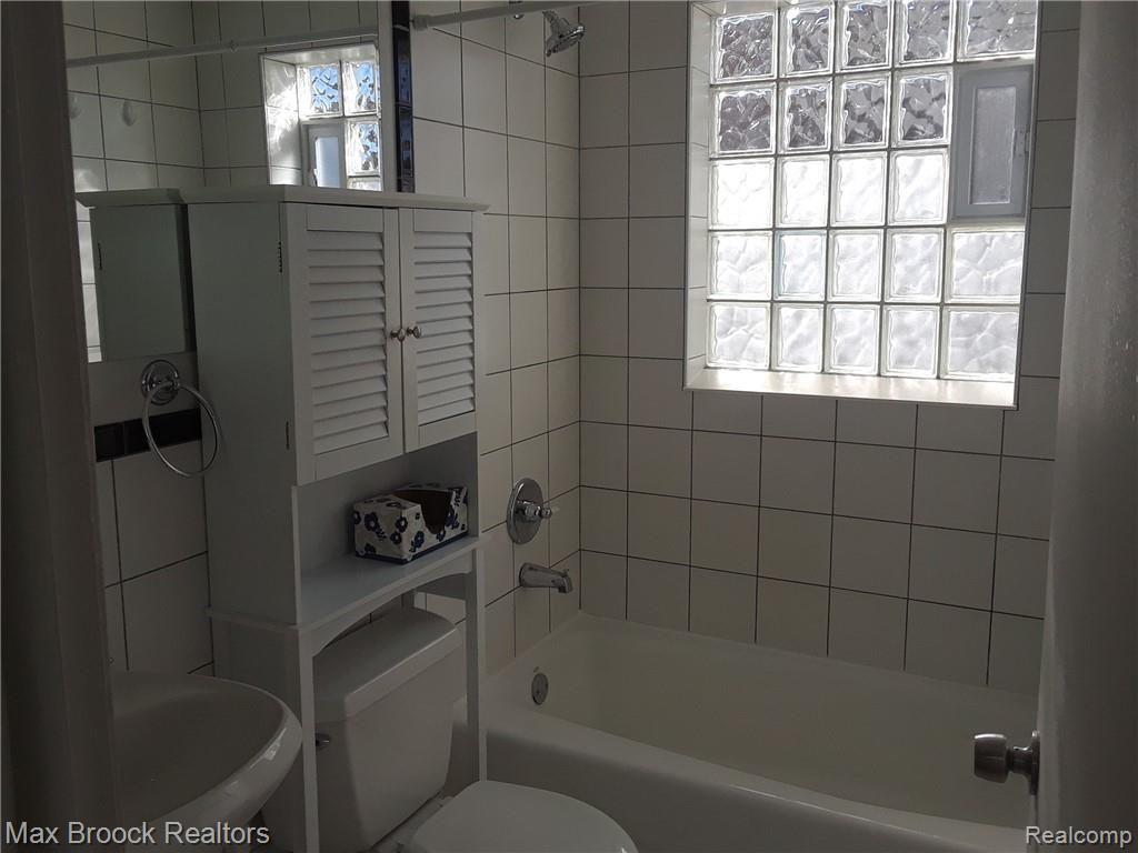 506 West Twelve Mile Road Royal Oak, MI 48073 - Photo 7 of 8