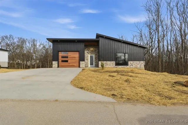 $359,000 | 407 East Lafayette Street, Versailles, MO 65084