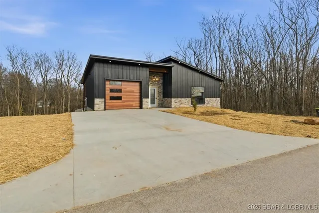 $359,000 | 407 East Lafayette Street, Versailles, MO 65084