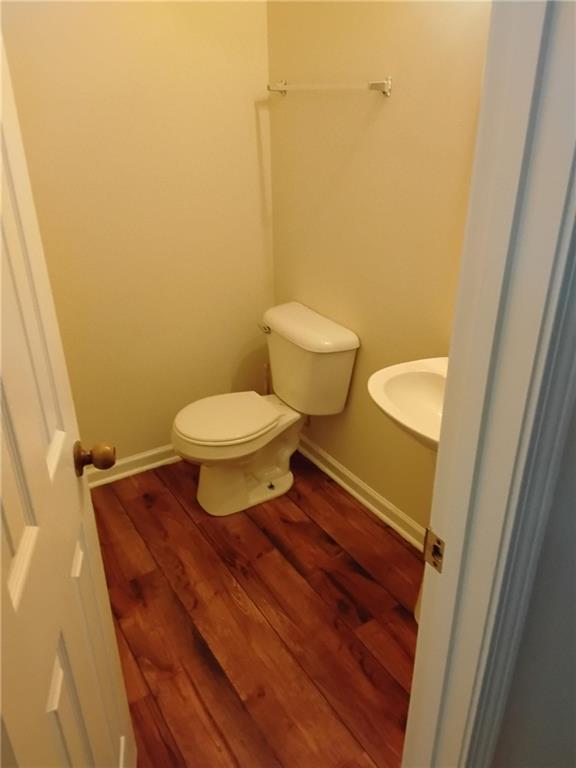 2390 Coach Way Jonesboro, GA 30236 - Photo 4 of 15 a bathroom with a sink and a toilet