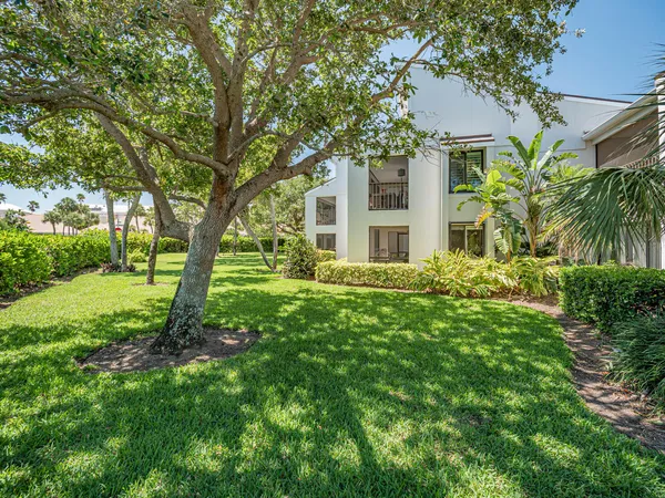 $5,900 | 1155 Reef Road, Unit A6, Vero Beach, FL 32963