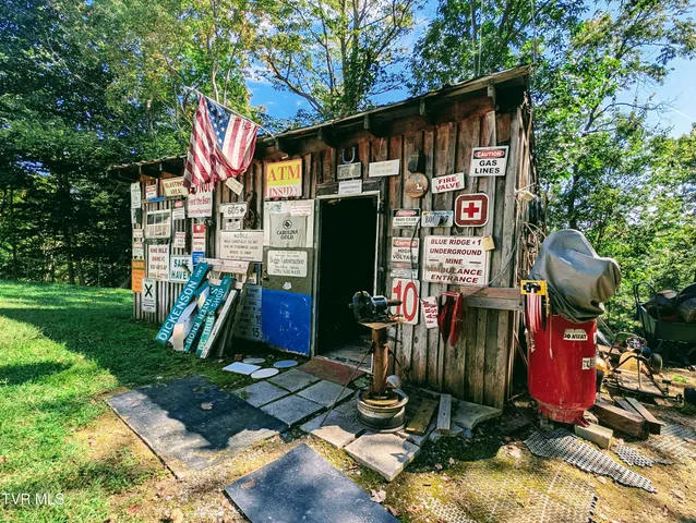 $129,000 | 188 Boggs Hill, Clintwood, VA 24228