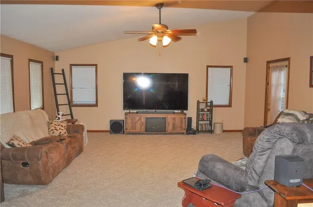 $639,900 | 331 Northeast Hebron Road, Maysville, MO 64469