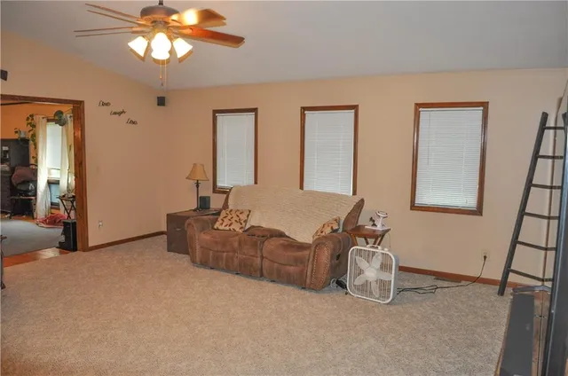 $639,900 | 331 Northeast Hebron Road, Maysville, MO 64469