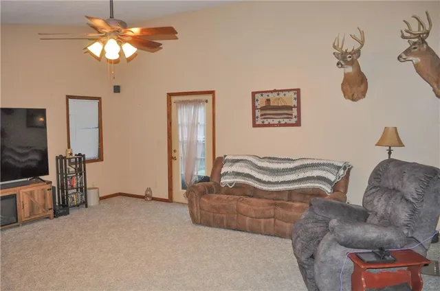 $639,900 | 331 Northeast Hebron Road, Maysville, MO 64469