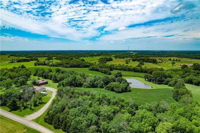 $639,900 | 331 Northeast Hebron Road, Maysville, MO 64469