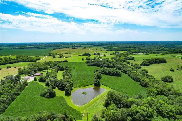 $639,900 | 331 Northeast Hebron Road, Maysville, MO 64469