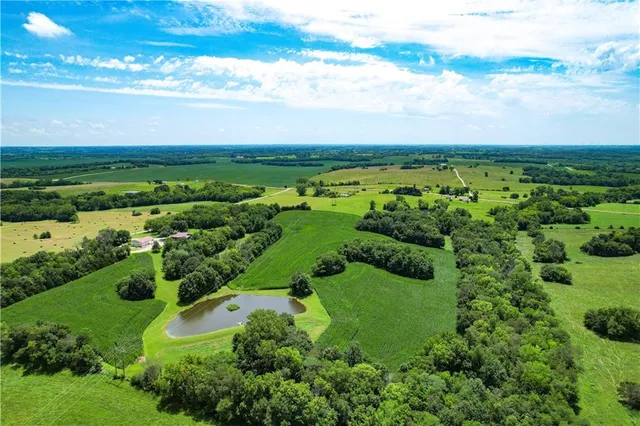 $639,900 | 331 Northeast Hebron Road, Maysville, MO 64469