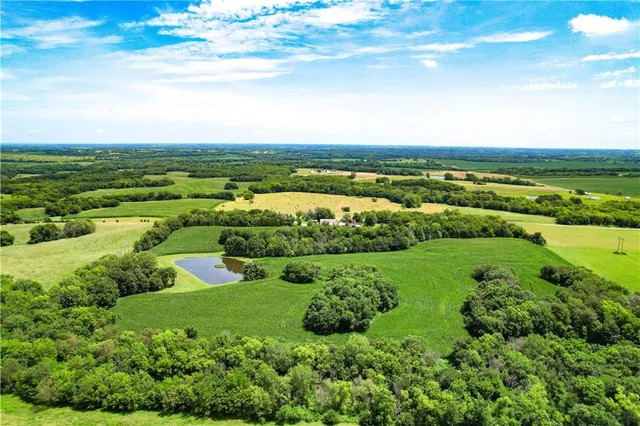 $639,900 | 331 Northeast Hebron Road, Maysville, MO 64469