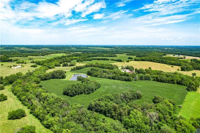 $639,900 | 331 Northeast Hebron Road, Maysville, MO 64469