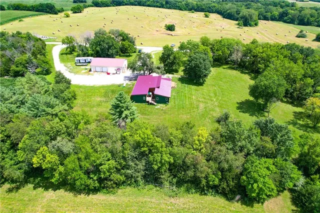 $639,900 | 331 Northeast Hebron Road, Maysville, MO 64469