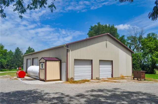 $639,900 | 331 Northeast Hebron Road, Maysville, MO 64469