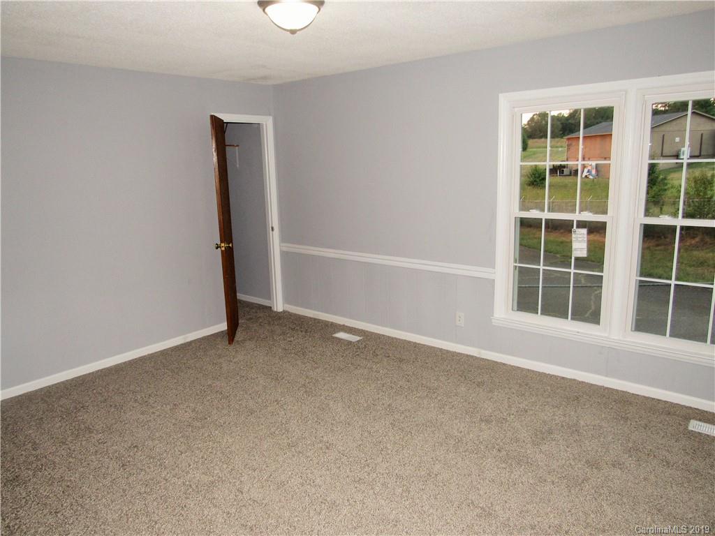 983 Stoney Point Road Kings Mountain, NC 28086 - Photo 3 of 16 Gallery Image 3