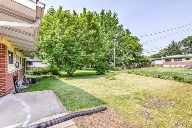 $199,000 | 1420 Nashua Drive, Florissant, MO 63033