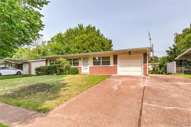 $199,000 | 1420 Nashua Drive, Florissant, MO 63033