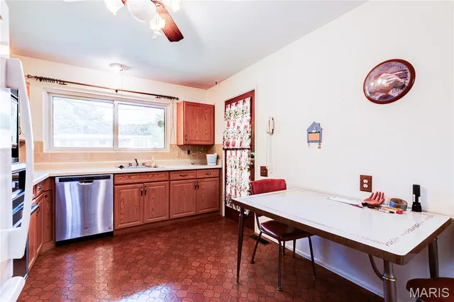 $199,000 | 1420 Nashua Drive, Florissant, MO 63033