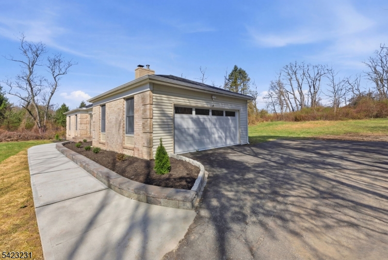 193 Bryans Road Hampton, NJ 08827 - Photo 5 of 33