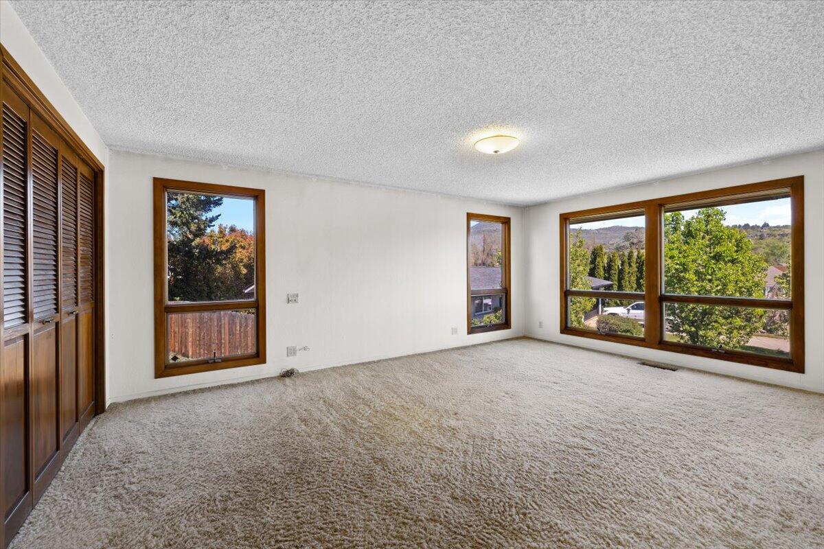 53 South Foothill Road Medford, OR 97504 - Photo 17 of 28 16-CI_2430
