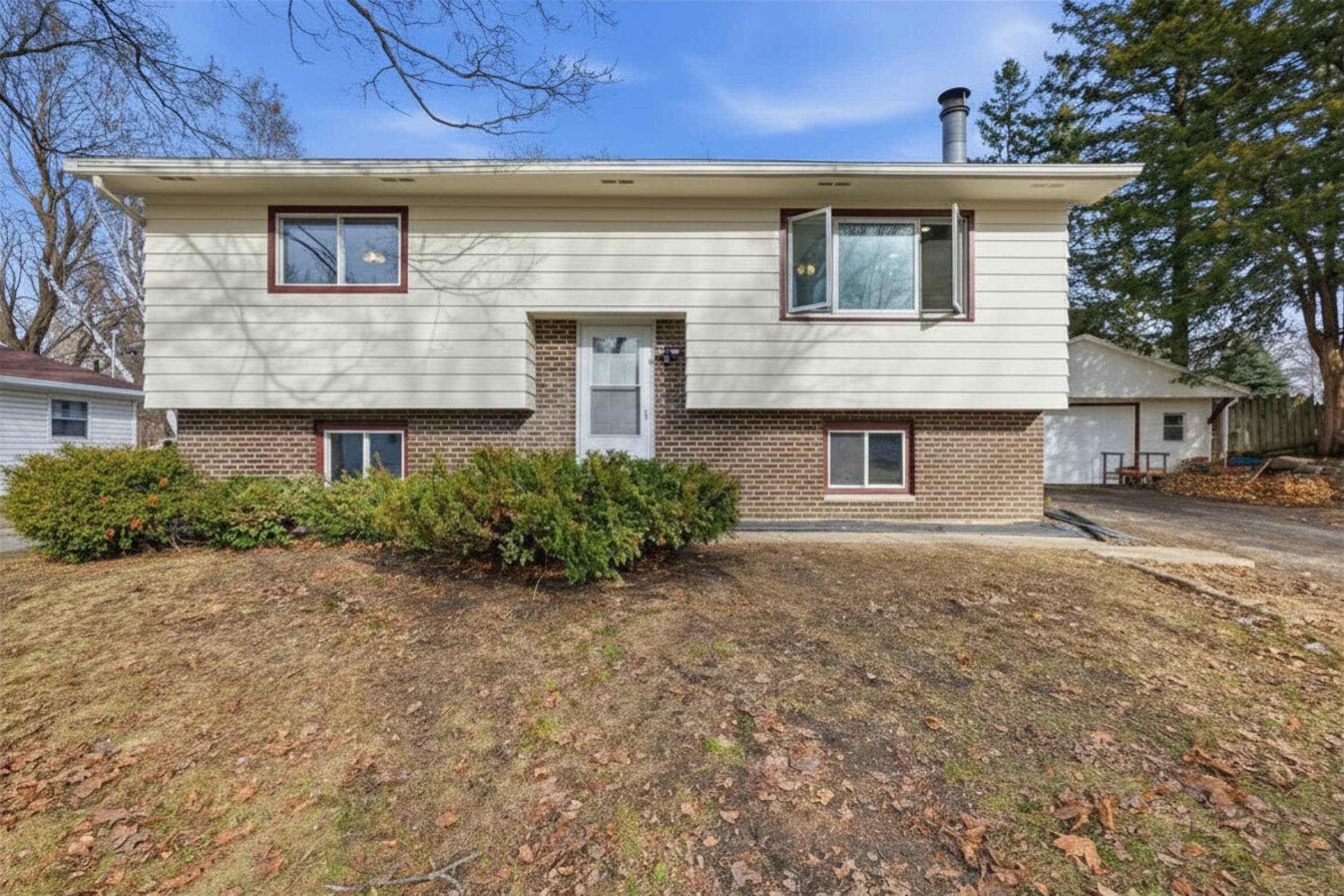 809 Bewick Drive Madison, WI 53714 - Photo 3 of 45