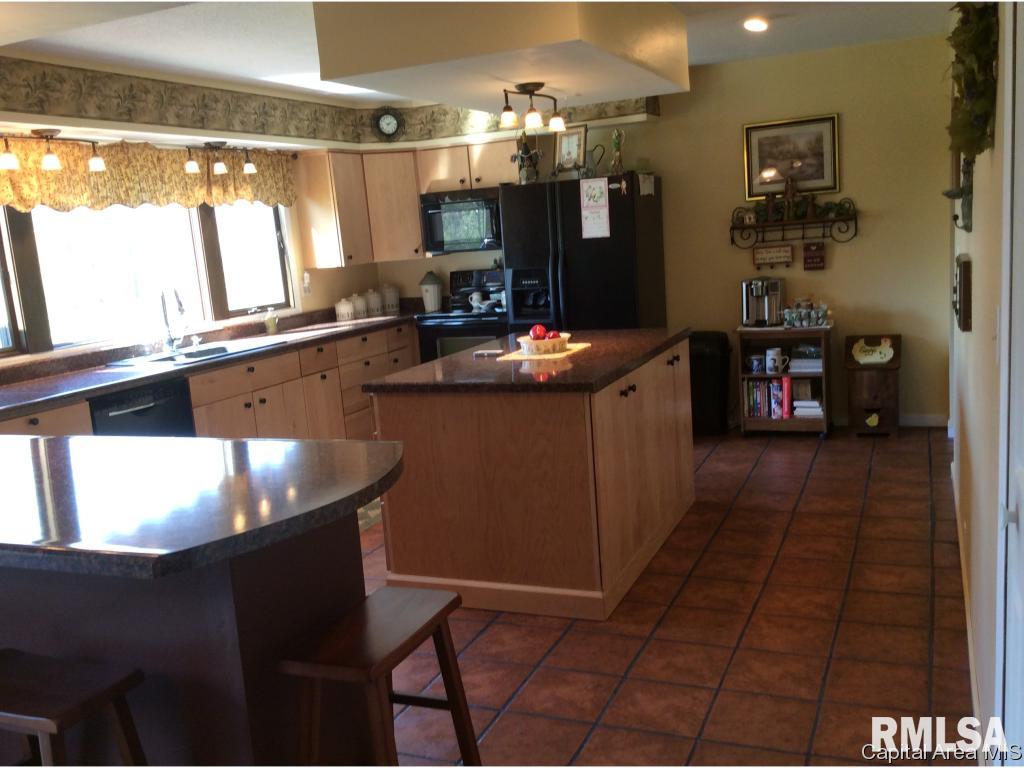 3890 Ostermeier Road Auburn, IL 62615 - Photo 5 of 36