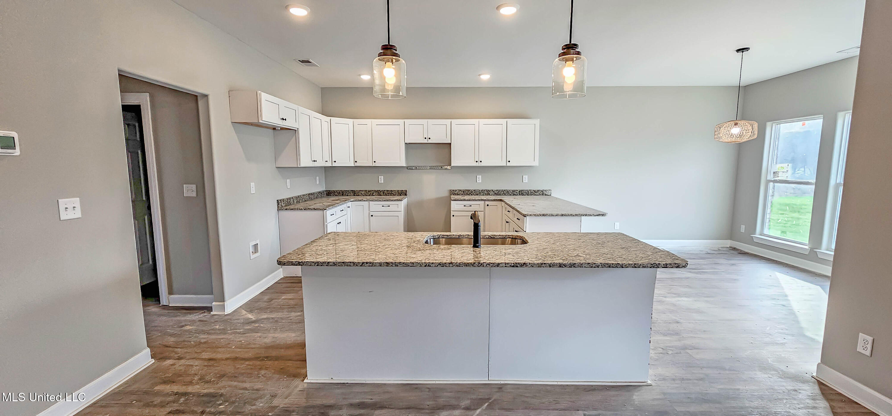 200 Rossville Road Holly Springs, MS 38635 - Photo 9 of 24 Spacious Kitchen