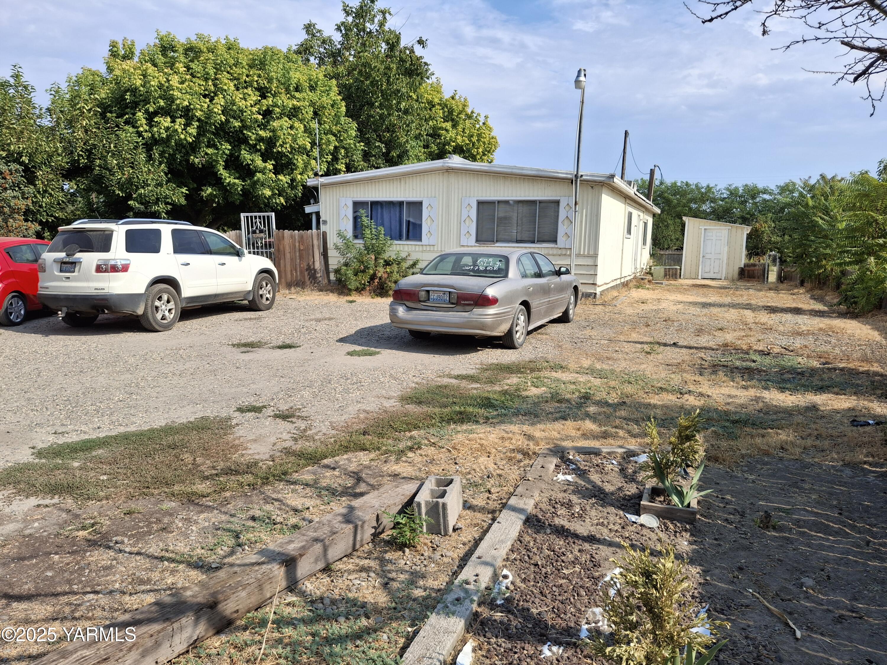 321 W Boulevard South Granger, WA 98932 - Photo 4 of 10 MH#323 Doube Wide