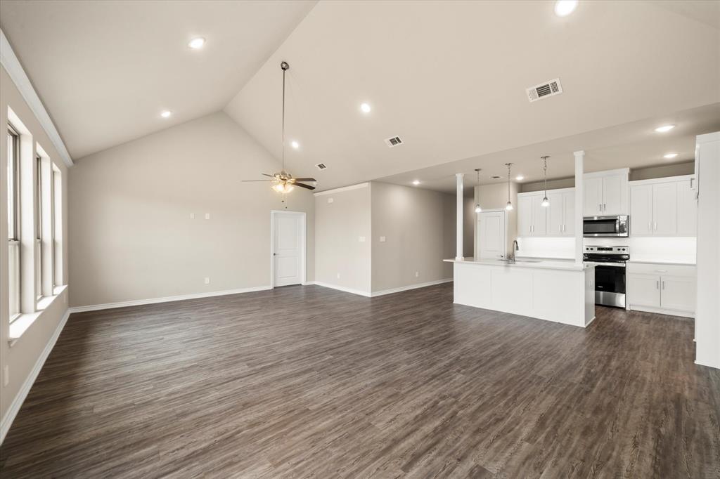340 Preston Road Mabank, TX 75147 - Photo 2 of 17