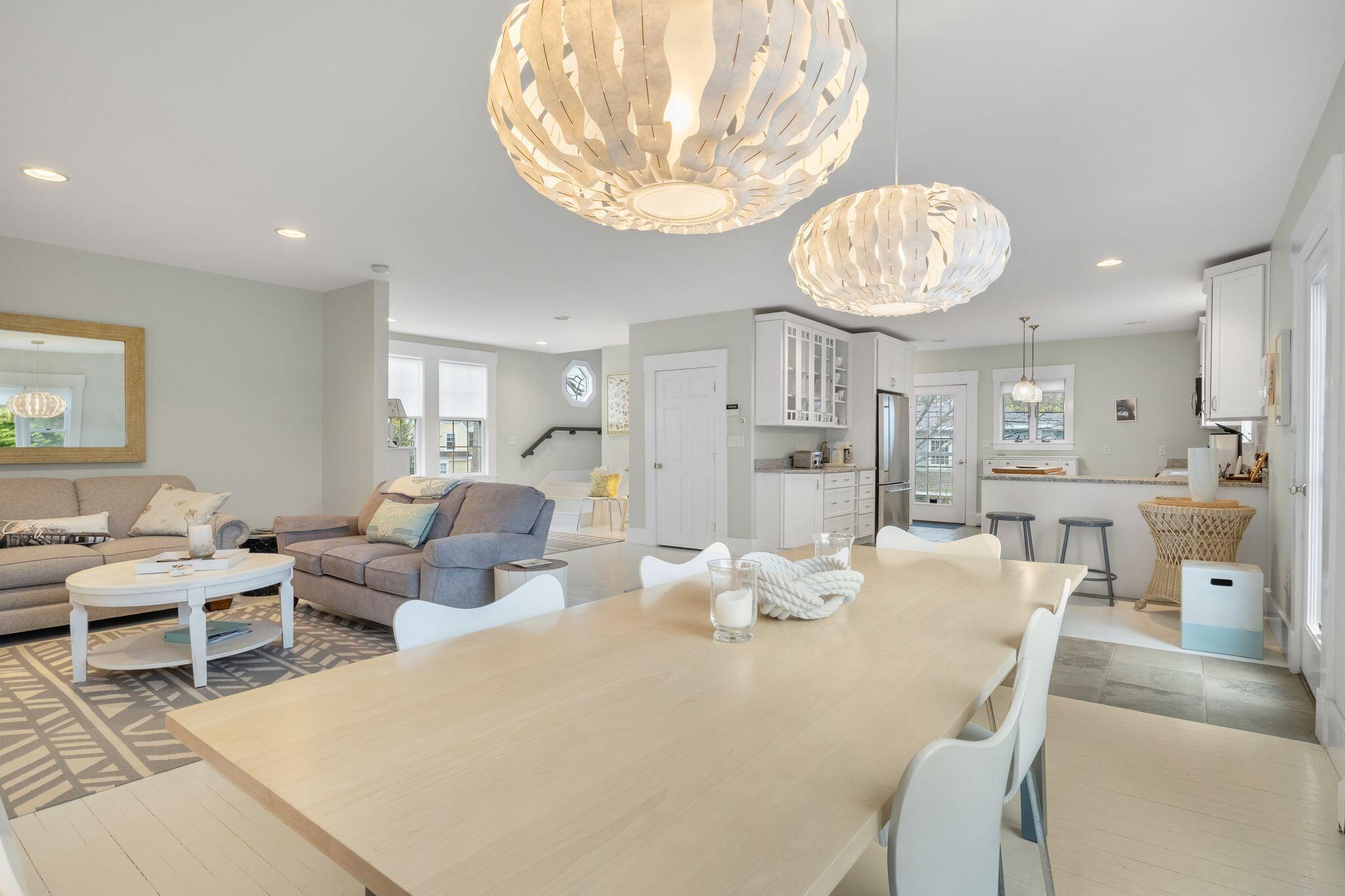 4 Oak Street Kennebunk, ME 04043 - Photo 10 of 49 Open dining space