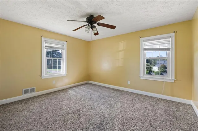 a view of empty room with window