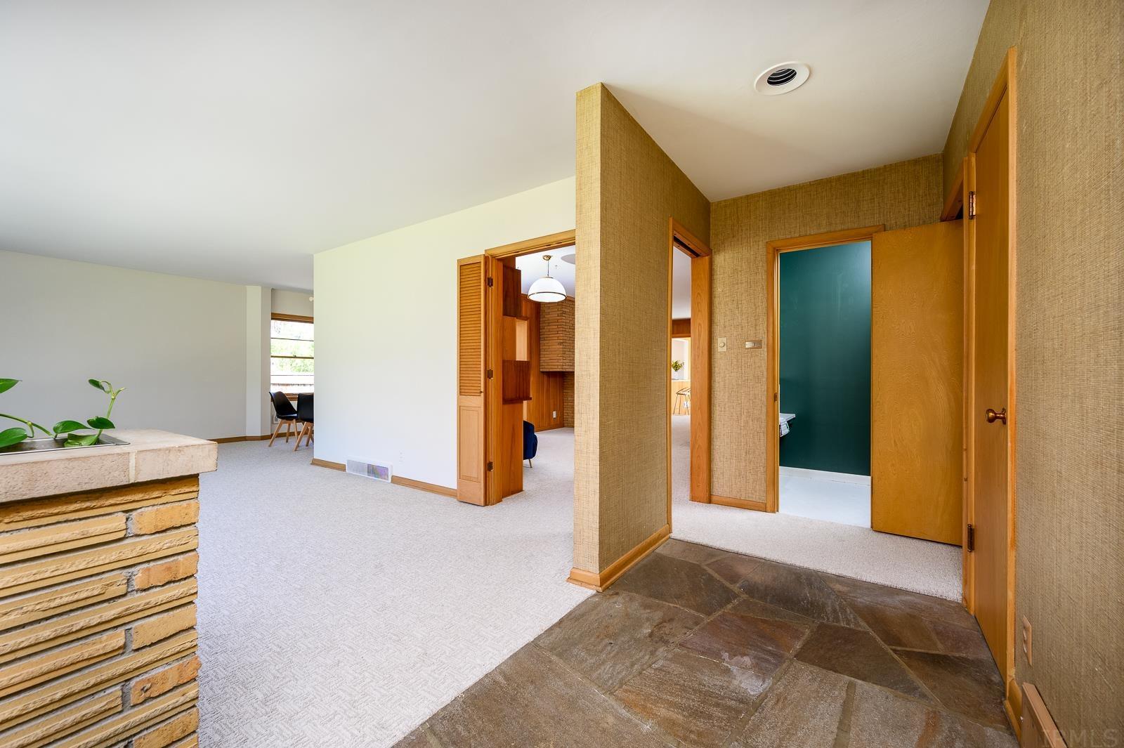 3325 South Washington Road Fort Wayne, IN 46802 - Photo 5 of 36