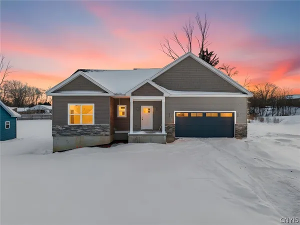 $549,900 | 216 Lexi Lane, Van Buren, NY 13027