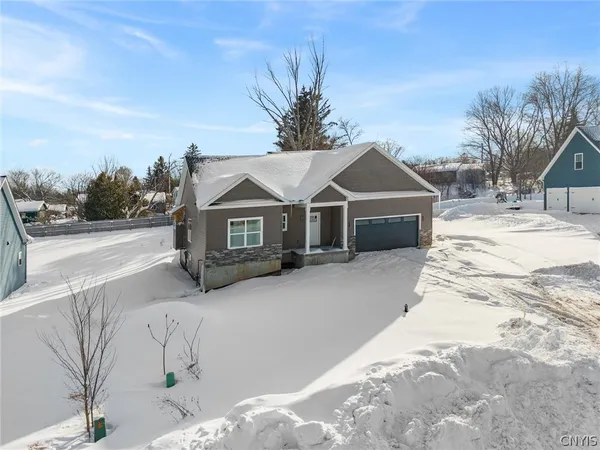 $549,900 | 216 Lexi Lane, Van Buren, NY 13027