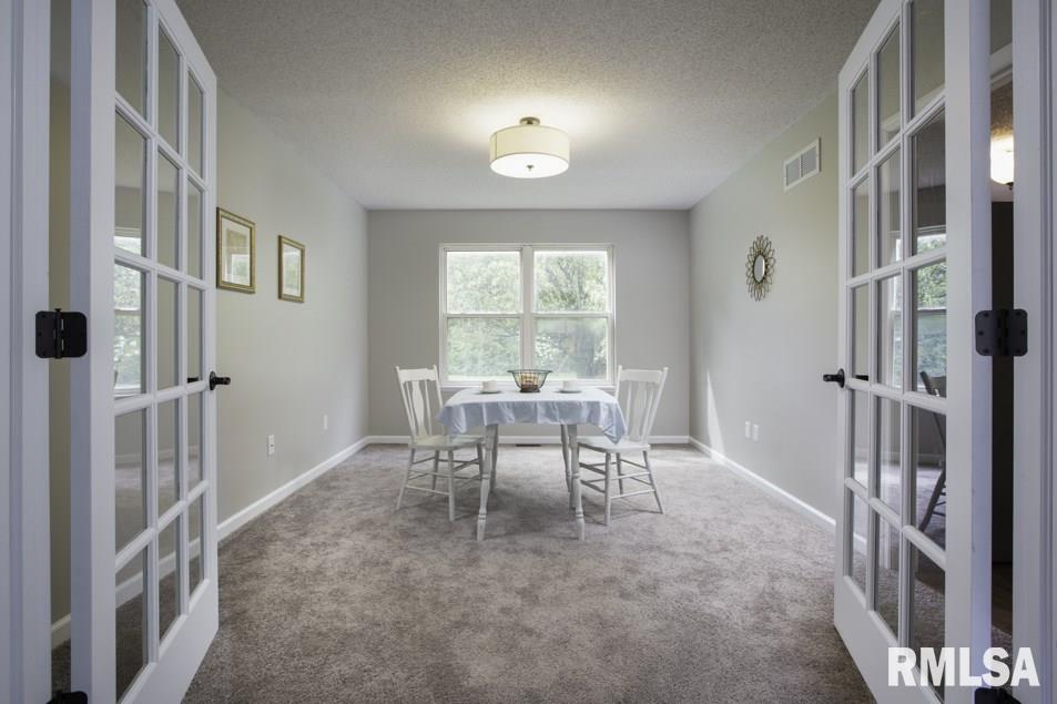 422 West Timber Ridge Drive Peoria, IL 61615 - Photo 17 of 34 Gallery Image 17