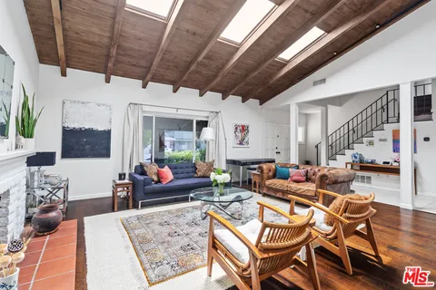 $1,950,000 | 5481 Katherine Avenue, Sherman Oaks, CA 91401