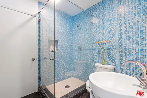 $1,950,000 | 5481 Katherine Avenue, Sherman Oaks, CA 91401