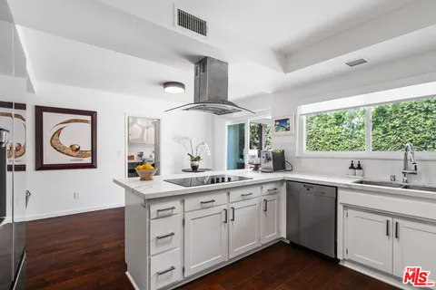 $1,950,000 | 5481 Katherine Avenue, Sherman Oaks, CA 91401
