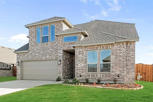 $430,000 | 175 Creekside Drive, Sanger, TX 76266