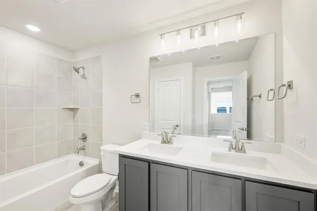 $430,000 | 175 Creekside Drive, Sanger, TX 76266