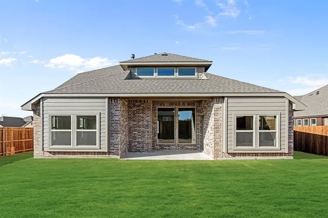 $430,000 | 175 Creekside Drive, Sanger, TX 76266