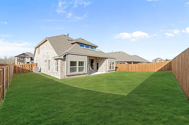 $430,000 | 175 Creekside Drive, Sanger, TX 76266