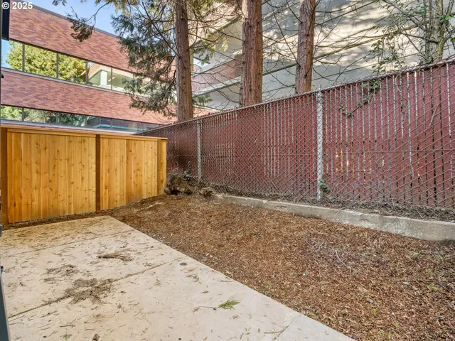 $319,900 | 1327 Northeast 46th Avenue, Unit 6, Portland, OR 97213