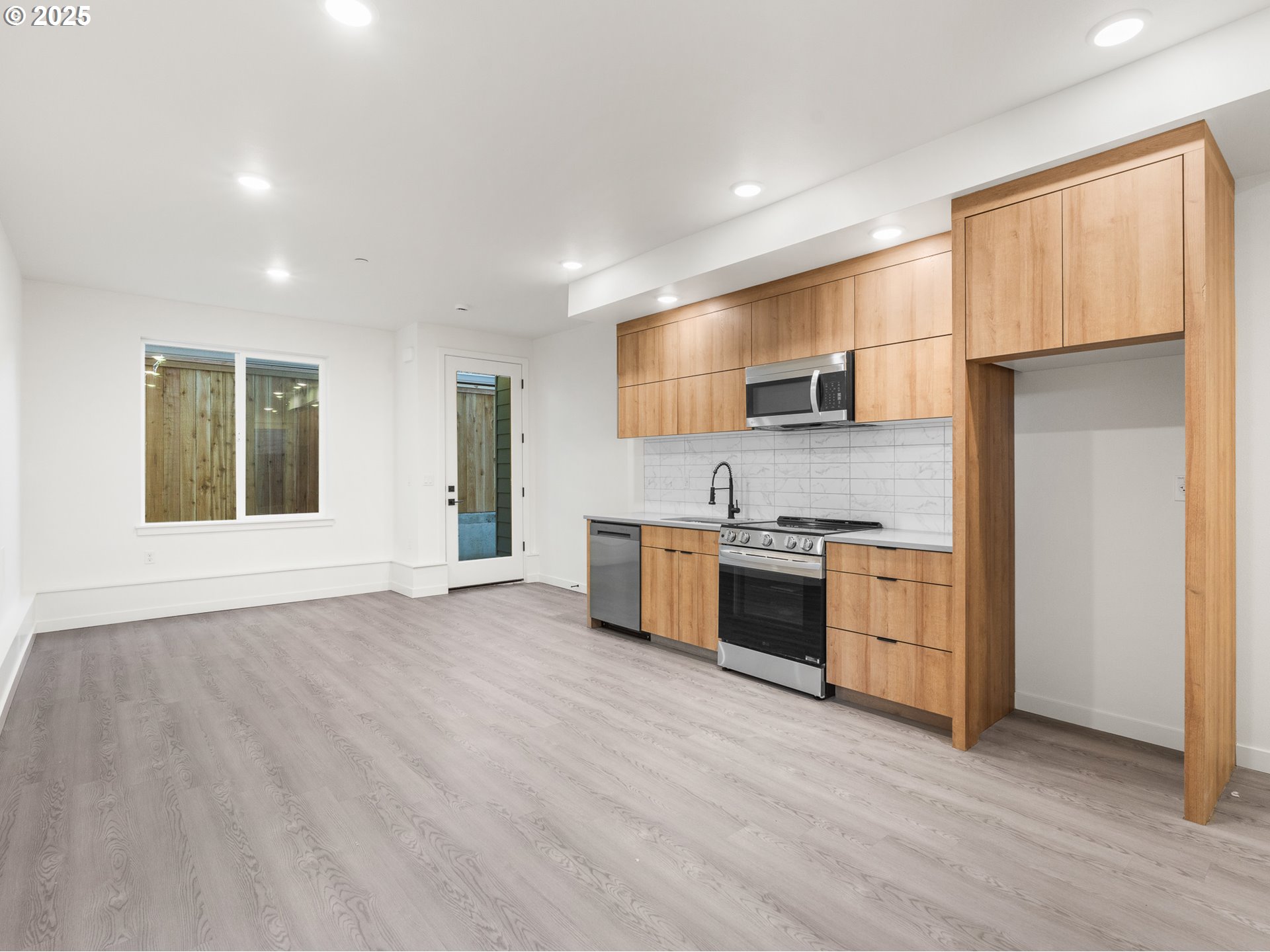 1327 Northeast 46th Avenue, Unit 6 Portland, OR 97213 - Photo 3 of 15