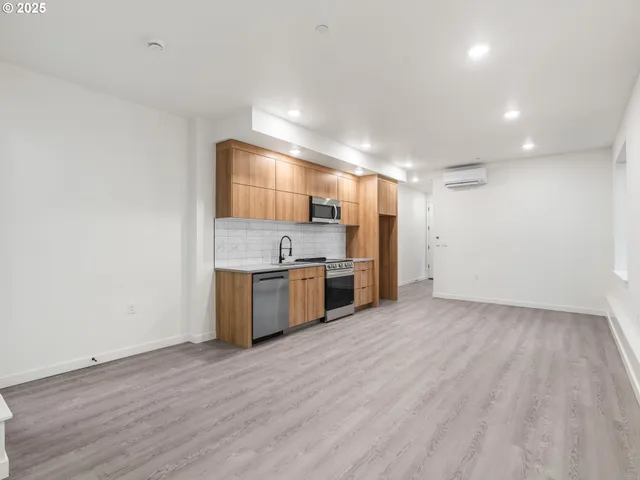 $319,900 | 1327 Northeast 46th Avenue, Unit 6, Portland, OR 97213