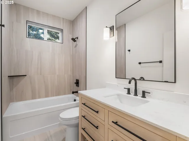 $319,900 | 1327 Northeast 46th Avenue, Unit 6, Portland, OR 97213